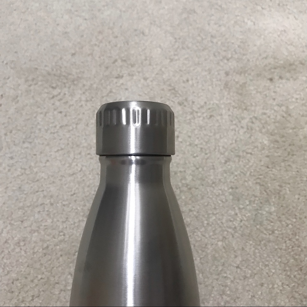 🆕🔥PINK BY VS SUPER CUTE METAL TIN TUMBLER SILVER&BLACK (PINK)ON THE TUMBLER!! - Picture 7 of 13